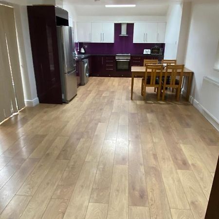 مانشستر Big Room Rusholme With Tv And Private Bathroom-Parking&Wifi المظهر الخارجي الصورة