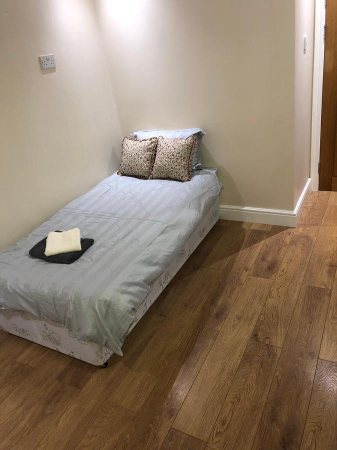مانشستر Big Room Rusholme With Tv And Private Bathroom-Parking&Wifi المظهر الخارجي الصورة