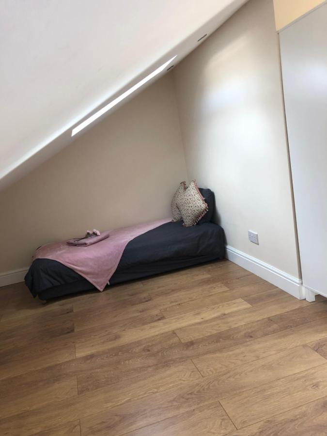مانشستر Big Room Rusholme With Tv And Private Bathroom-Parking&Wifi المظهر الخارجي الصورة