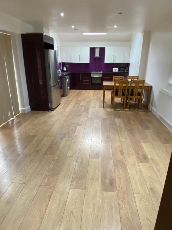 مانشستر Big Room Rusholme With Tv And Private Bathroom-Parking&Wifi المظهر الخارجي الصورة