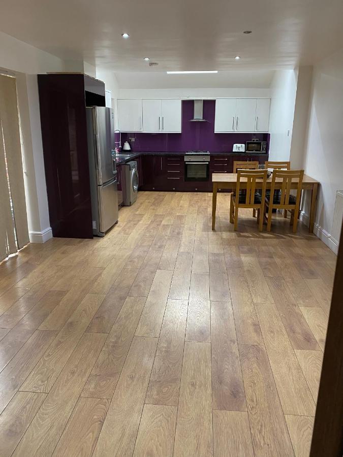 مانشستر Big Room Rusholme With Tv And Private Bathroom-Parking&Wifi المظهر الخارجي الصورة